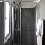Lejlighed Modern City Stay - Renovated Apartment Near Finikoudes Beach *