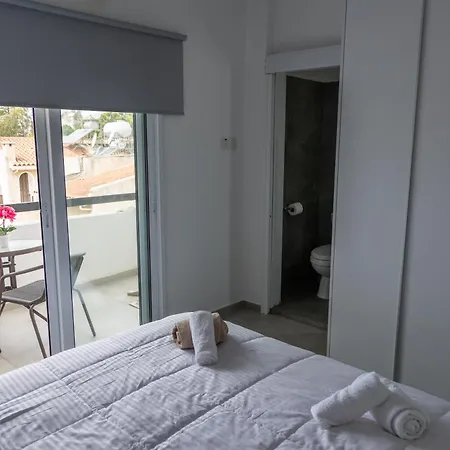 Modern City Stay - Renovated Apartment Near Finikoudes Beach
